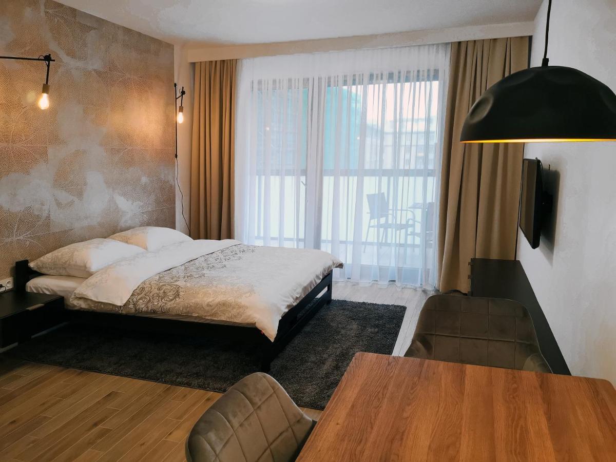 Come&Stay Apartments Wola Варшава Екстер'єр фото