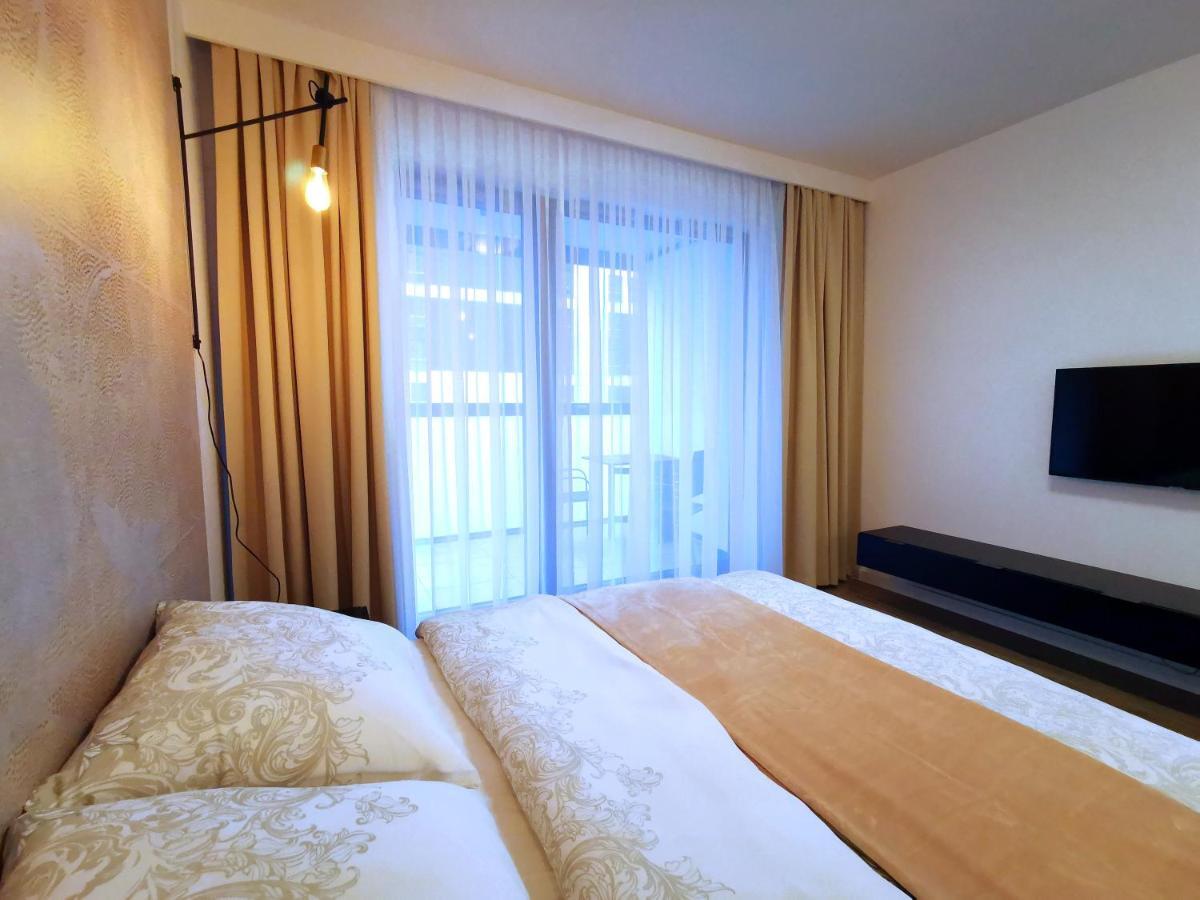 Come&Stay Apartments Wola Варшава Екстер'єр фото