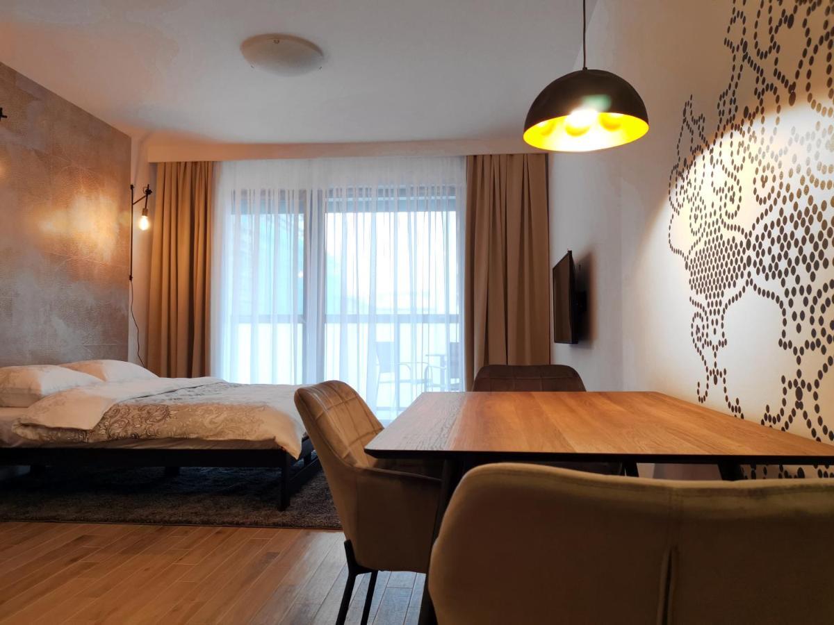 Come&Stay Apartments Wola Варшава Екстер'єр фото