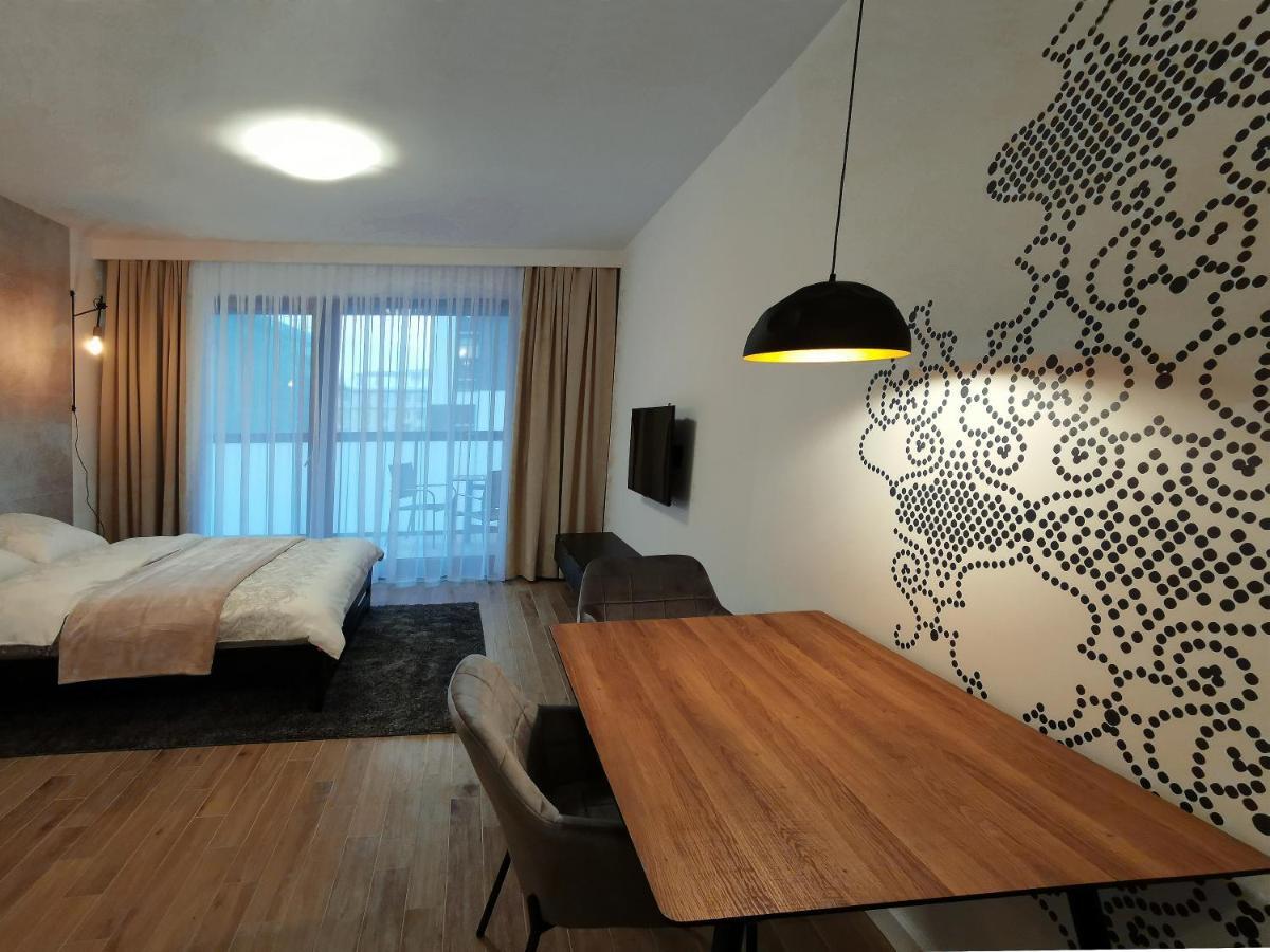 Come&Stay Apartments Wola Варшава Екстер'єр фото
